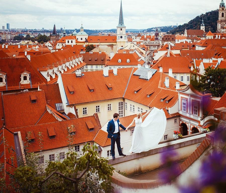 Виды на Прагу красные крыши